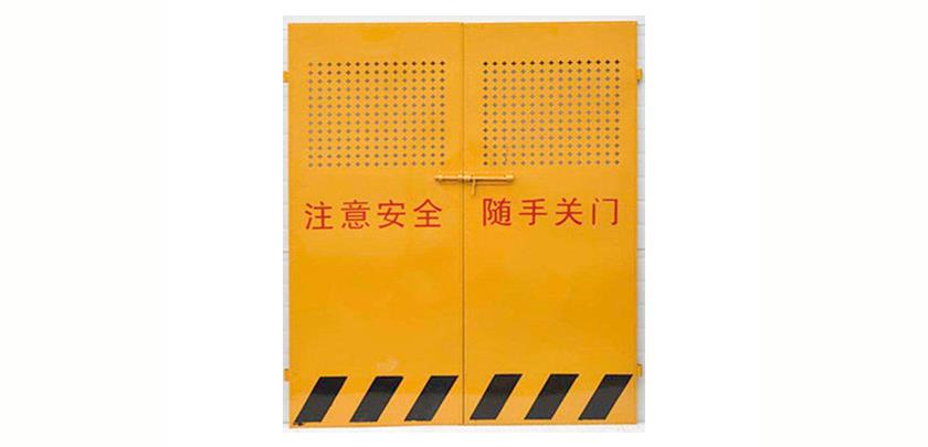 為什么施工電梯防護(hù)門是黃色的？